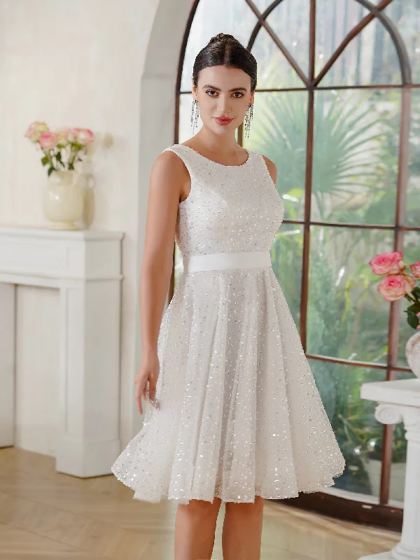 Vintage A-Line Tulle Polyester Scoop Sleeveless Off White Prom Dress With Sequined