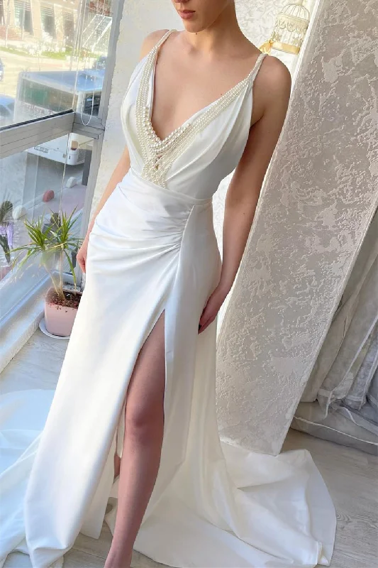 Fabulous Long White V-neck Pearls Sleeveless Prom Dresses With Split
