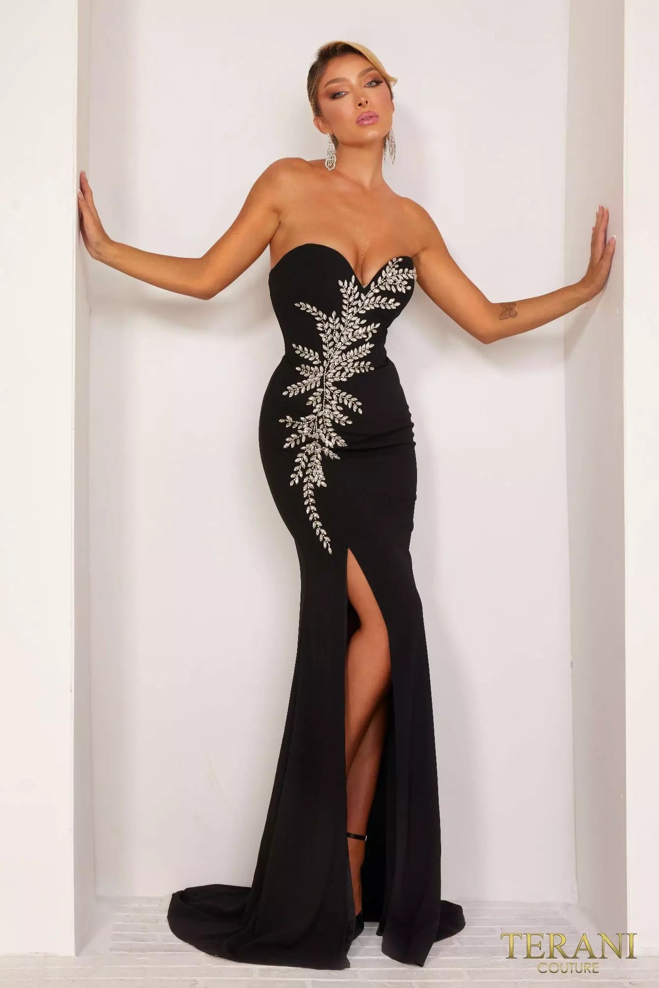 Terani Couture 232E1232 V-Line Sweetheart Stretch Crepe Black Column Evening Dress