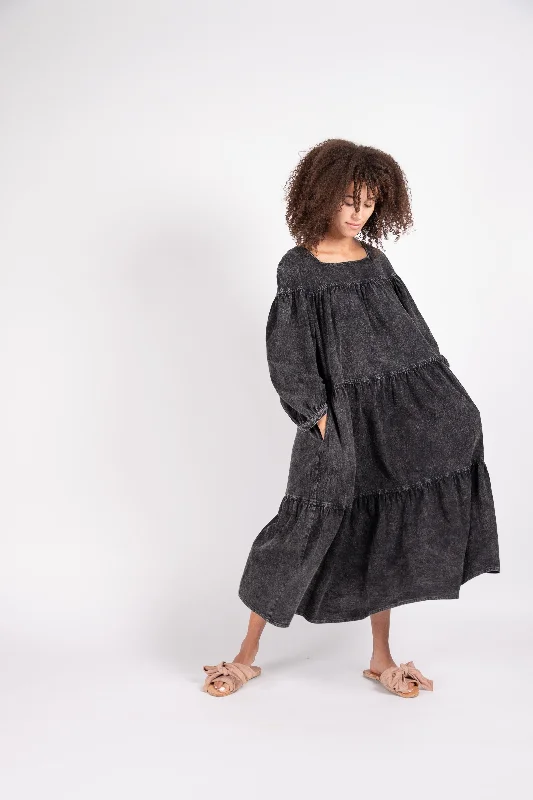 Tate organic cotton Dress in Black Acid Wash