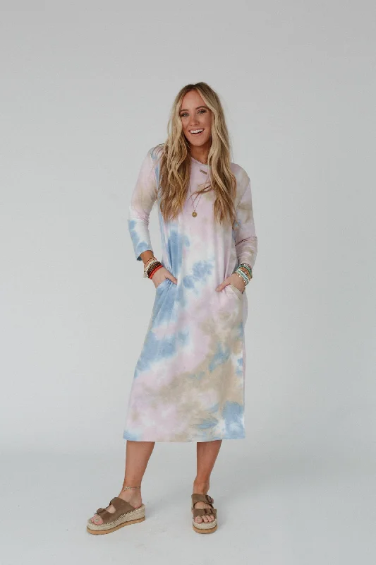 The Nest Soul Shine Pocketed Tie Dye Midi Dress - Lavender Taupe