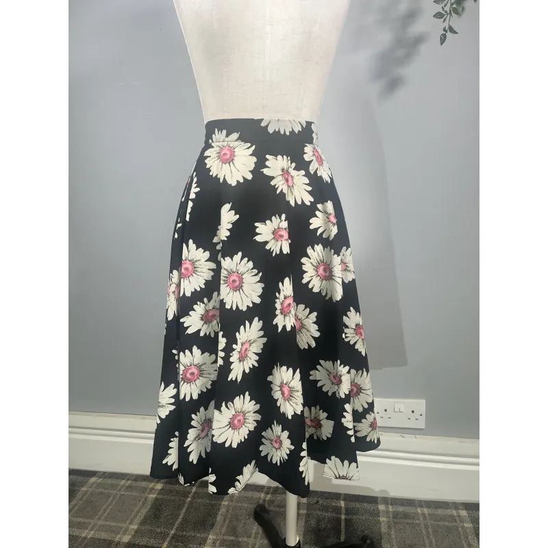 Lady V Skirt - Pink Daisies (08)