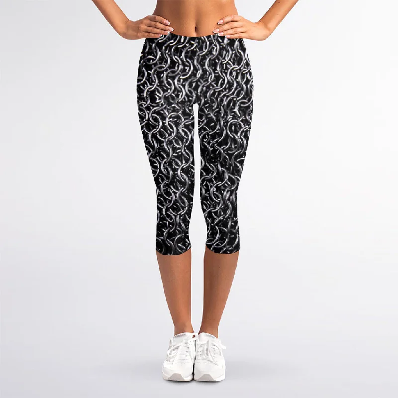 Silver Chainmail Print Women's Capri Leggings