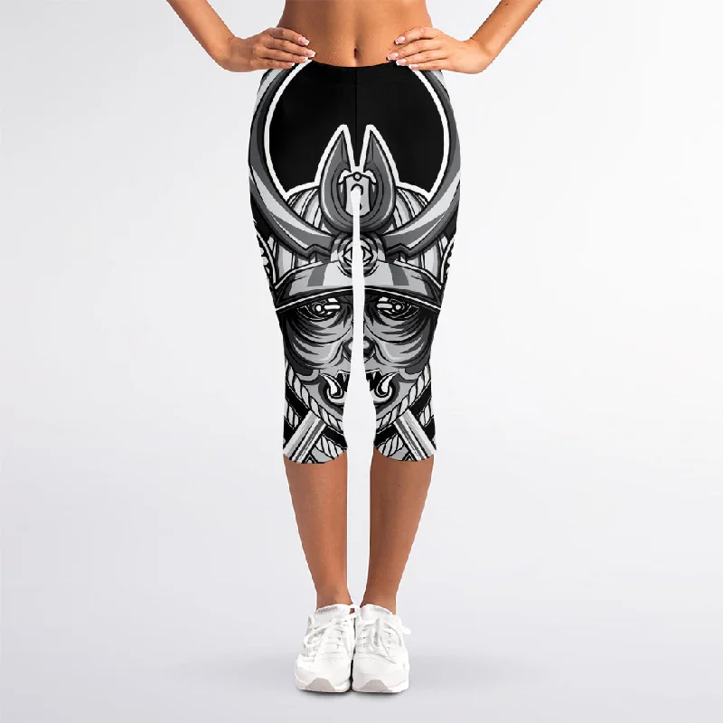 Silver Samurai Mask Print Women's Capri Leggings