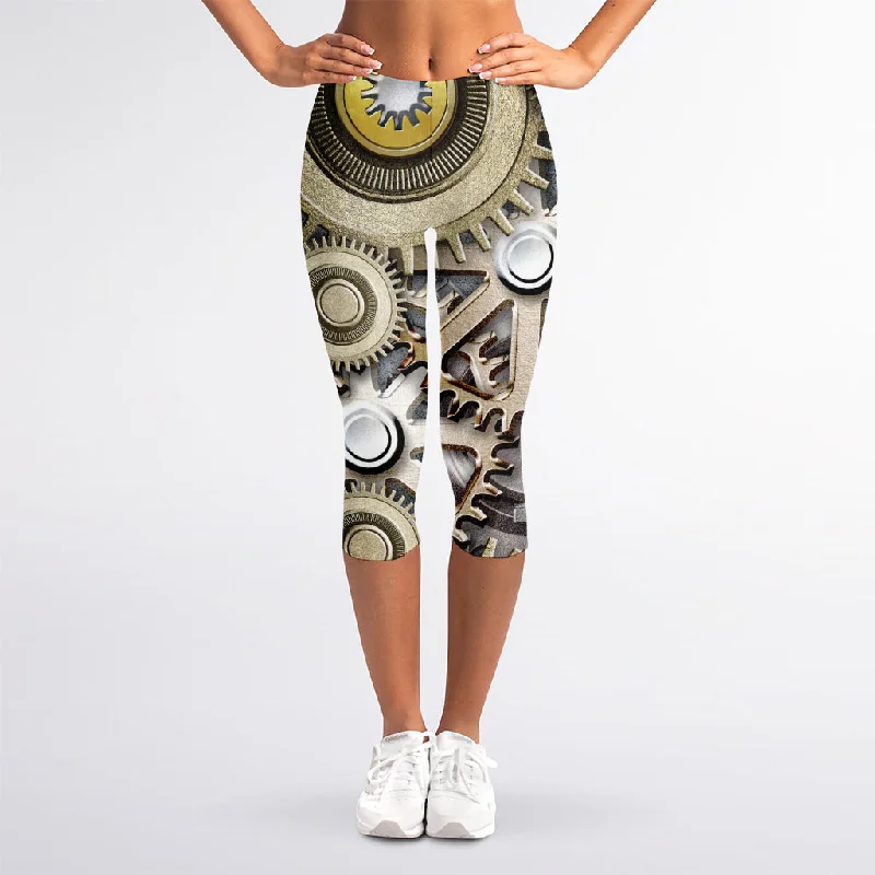 Steampunk Metallic Gears Print Women's Capri Leggings