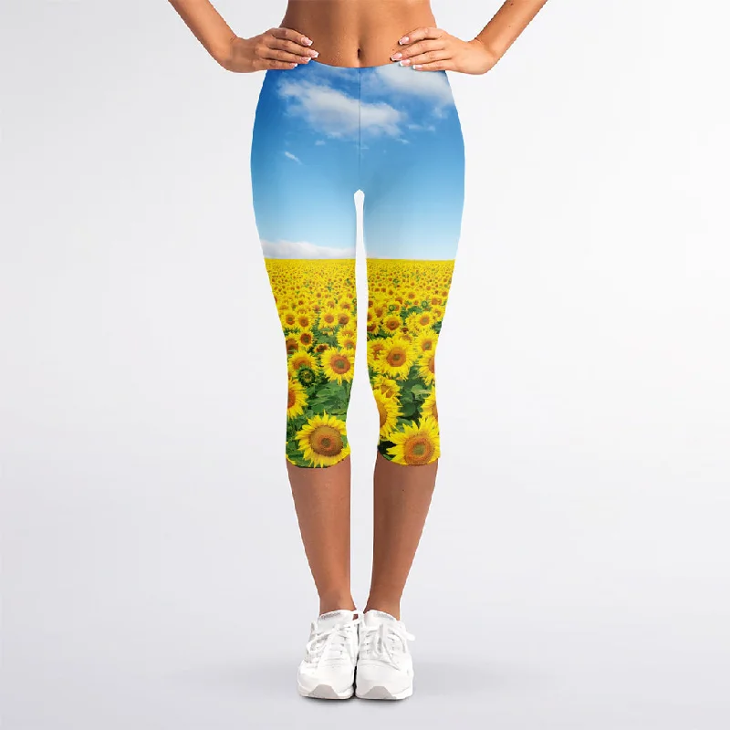 Sunflower Field Print Women's Capri Leggings