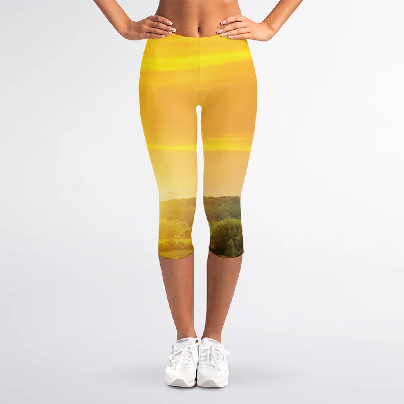 Sunrise Field Print Women's Capri Leggings