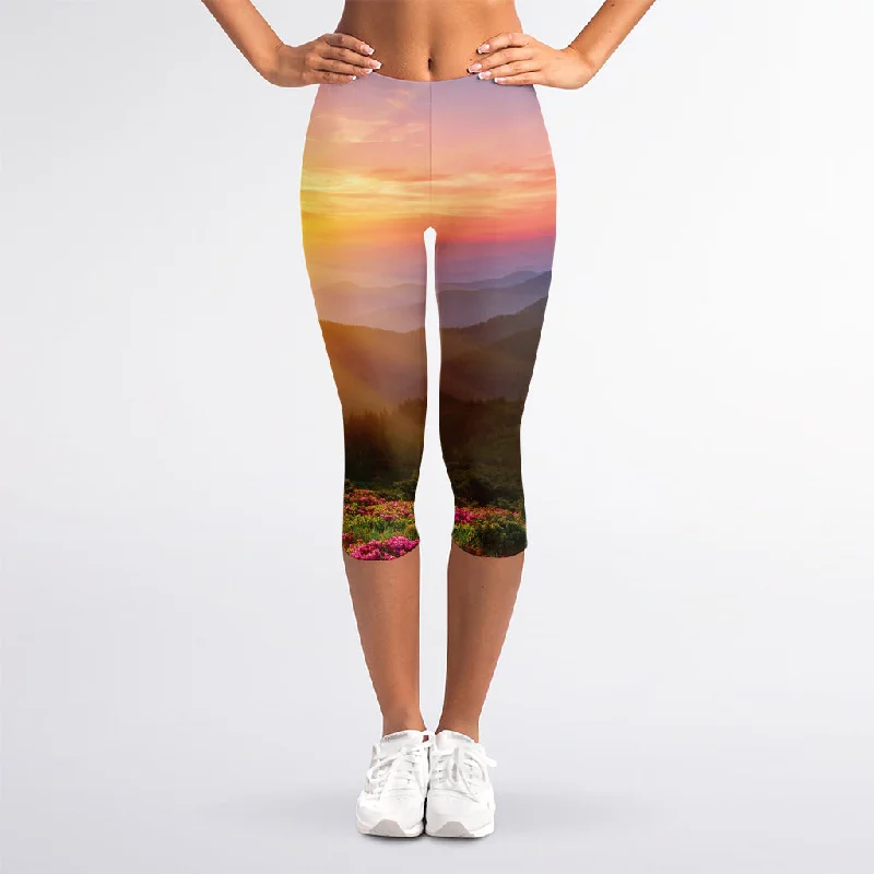 Sunrise Mountain Print Women's Capri Leggings