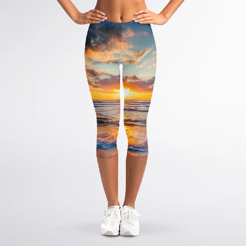 Sunrise Wave Print Women's Capri Leggings